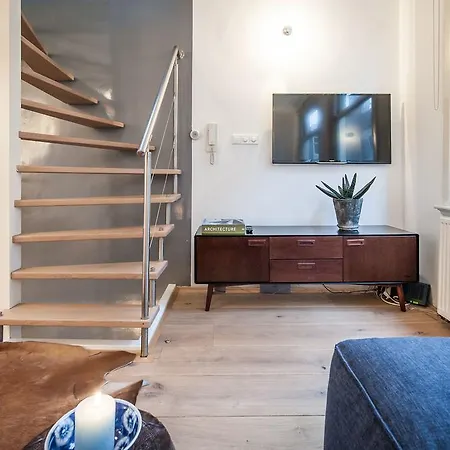 Jordaan Orange House Apartment